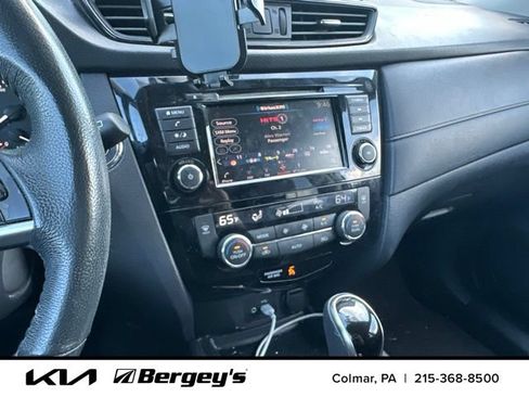 Used 2018 Nissan Rogue SV AWD/4WD image 8