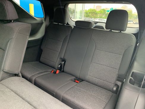 Used 2024 Chevrolet Traverse LT image 15