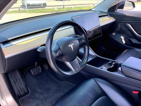 Used 2018 Tesla Model 3 Long Range RWD image 16