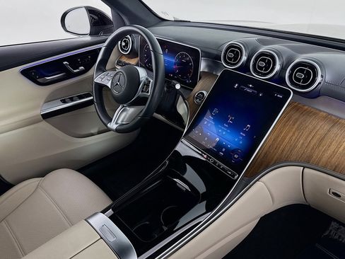 Certified 2024 Mercedes-Benz GLC 300 image 17
