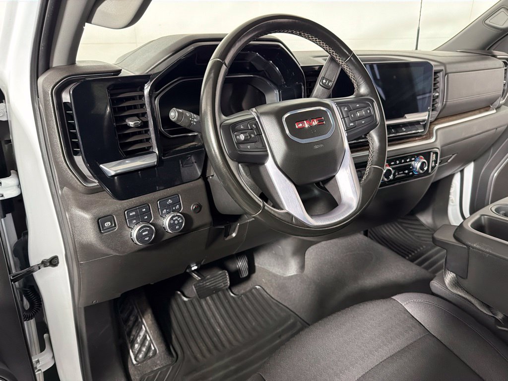Used 2024 GMC Sierra 3500 SLE w/ SLE Convenience Package AWD/4WD image 9