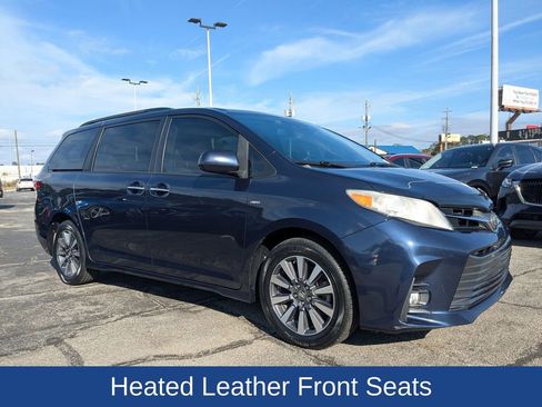 Used 2018 Toyota Sienna XLE Premium image 2