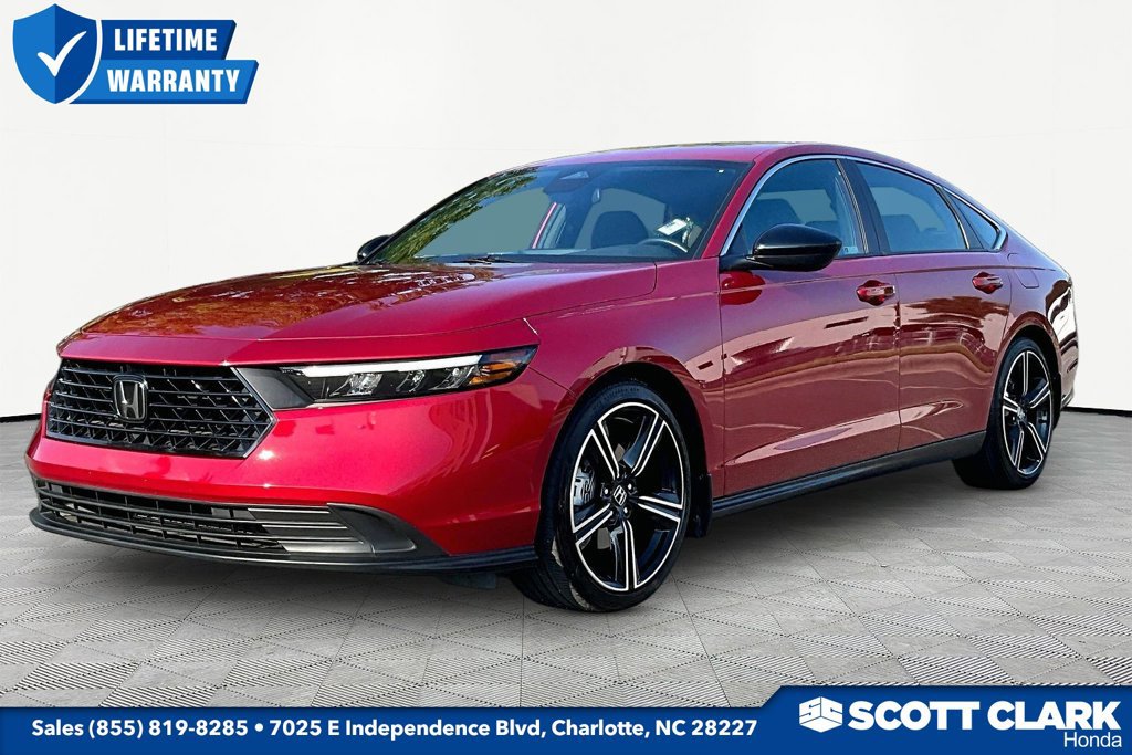 Used 2024 Honda Accord Sport image 3