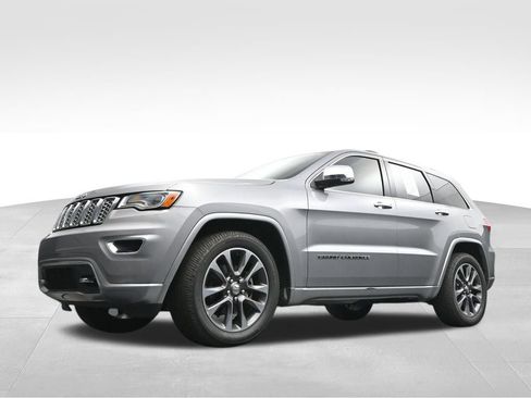 Used 2017 Jeep Grand Cherokee Overland AWD/4WD image 46
