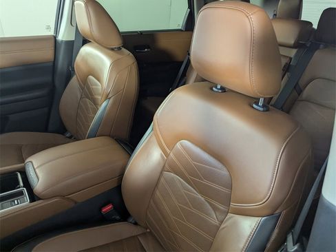 Used 2022 Nissan Pathfinder Platinum w/ Cargo Package image 12