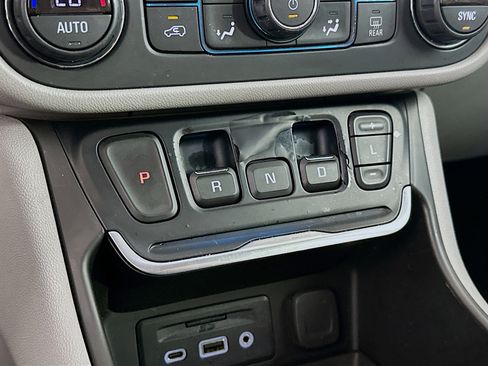 Used 2018 GMC Terrain SLT w/ Preferred Package image 25