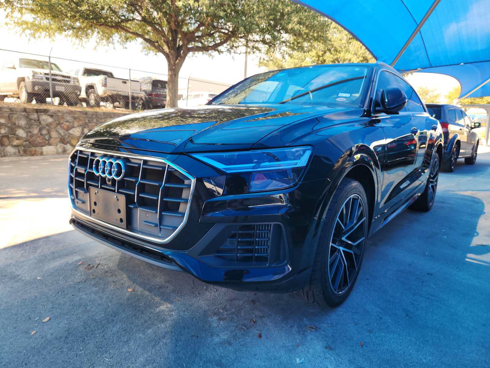 Used 2022 Audi Q8 Premium w/ Convenience Package AWD/4WD image 2