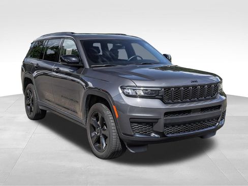 Used 2023 Jeep Grand Cherokee L Laredo AWD/4WD image 2