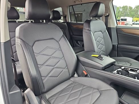 Used 2024 Volkswagen Atlas SE FWD image 14