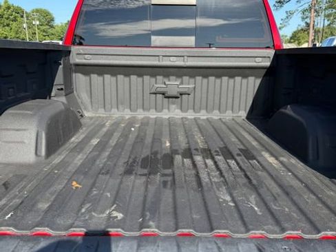 Used 2022 Chevrolet Silverado 1500 LT AWD/4WD image 10