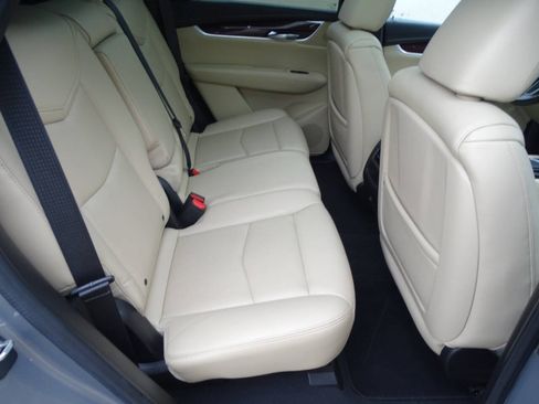 Used 2017 Cadillac XT5 Luxury AWD/4WD image 41