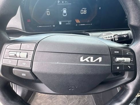 Used 2025 Kia K4 FWD image 38