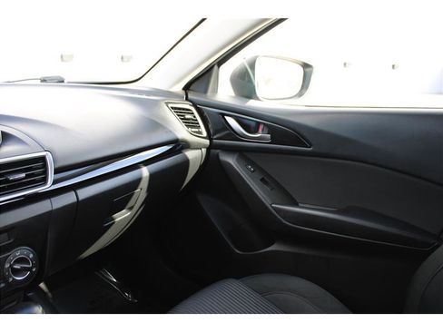 Used 2014 MAZDA MAZDA3 i Touring image 29