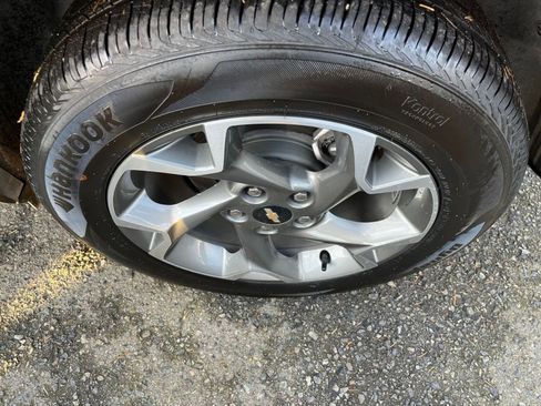 Used 2025 Chevrolet Trax LT image 30