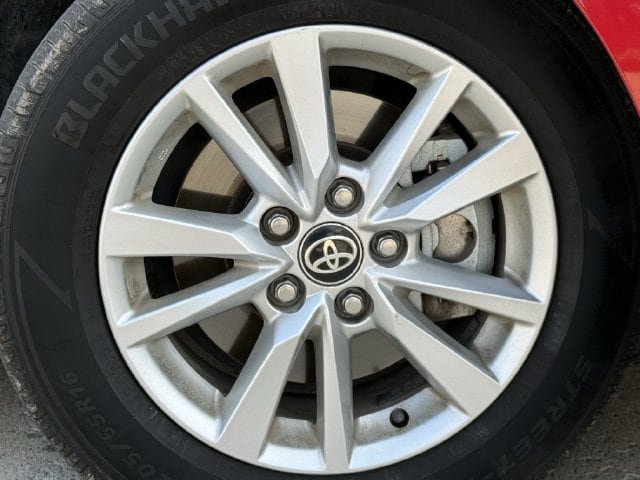 Used 2025 Toyota Camry LE FWD image 10
