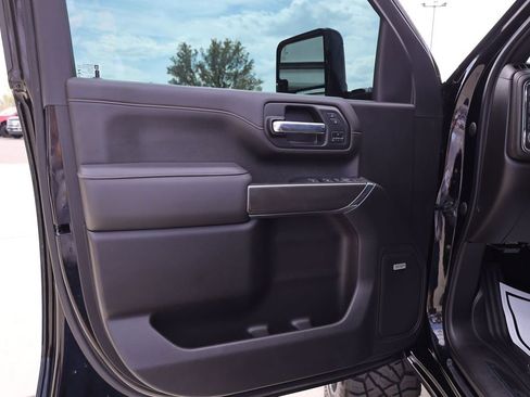 Used 2022 GMC Sierra 3500 AT4 w/ AT4 Premium Plus Package image 10