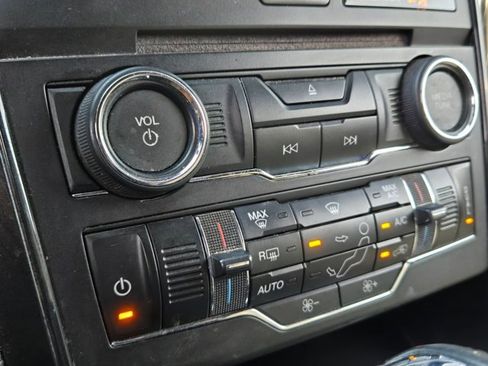 Used 2017 Ford Explorer XLT w/ Equipment Group 201A image 17