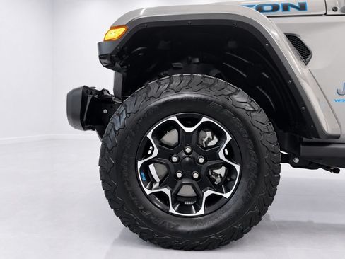 Used 2023 Jeep Wrangler Unlimited Rubicon 4xe w/ Cold Weather Group AWD/4WD image 15