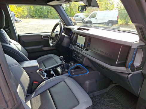 Used 2023 Ford Bronco Black Diamond image 10