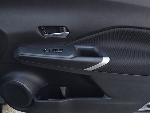 Used 2023 Nissan Kicks SV image 8