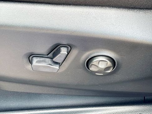 New 2027 Chrysler Pacifica Select FWD image 14