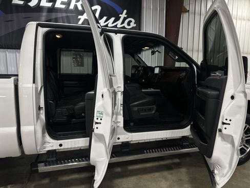 Used 2015 Ford F250 Platinum w/ FX4 Off-Road Package image 45