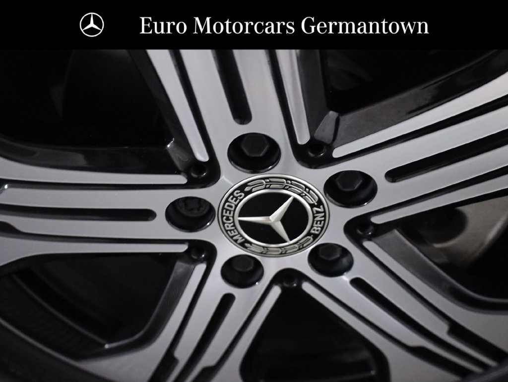 Used 2024 Mercedes-Benz EQB 300 4MATIC image 8