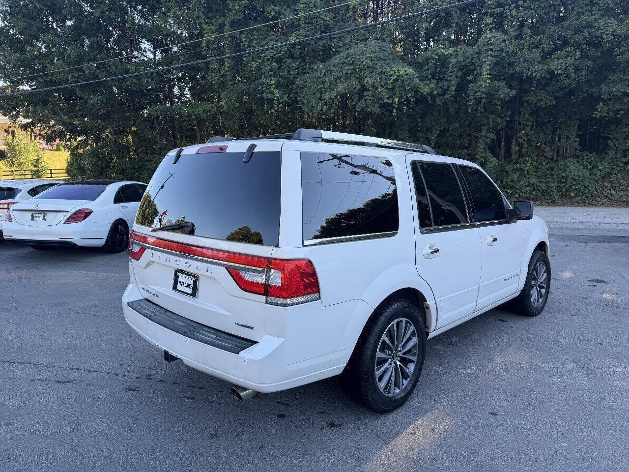 Used 2015 Lincoln Navigator 2WD image 5