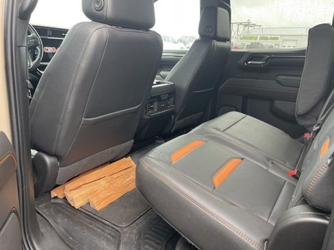 Used 2022 GMC Sierra 1500 AT4 w/ AT4 Premium Package image 7