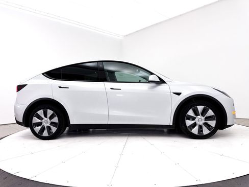 Used 2021 Tesla Model Y Long Range AWD/4WD image 40