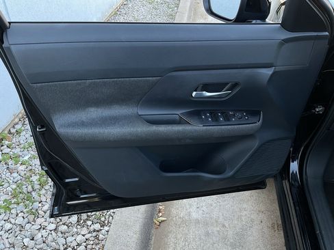 Used 2025 Nissan Kicks SV image 13