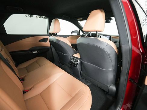 Certified 2025 Lexus RX 350 FWD w/ Accessory Package image 18