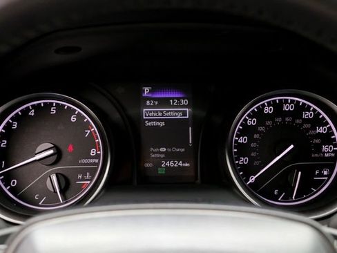 Used 2024 Toyota Camry SE image 15