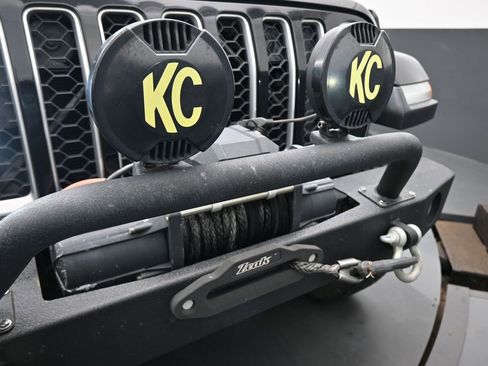 Used 2020 Jeep Gladiator Overland image 7