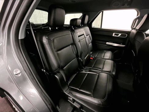Certified 2022 Ford Explorer XLT w/ Equipment Group 202A image 26