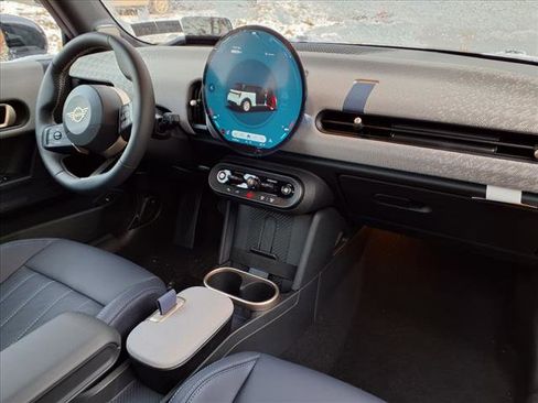 Certified 2025 MINI Cooper 2-Door Hardtop image 6