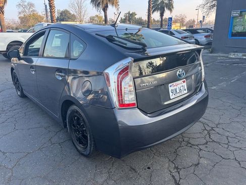 Used 2013 Toyota Prius Four image 4