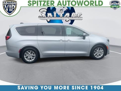 Used 2023 Chrysler Voyager LX FWD image 10