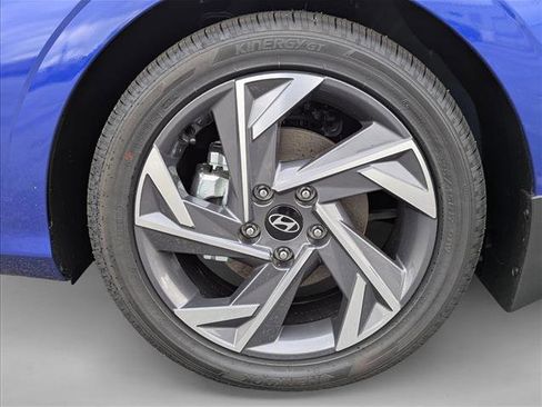 New 2026 Hyundai Elantra Limited FWD image 9