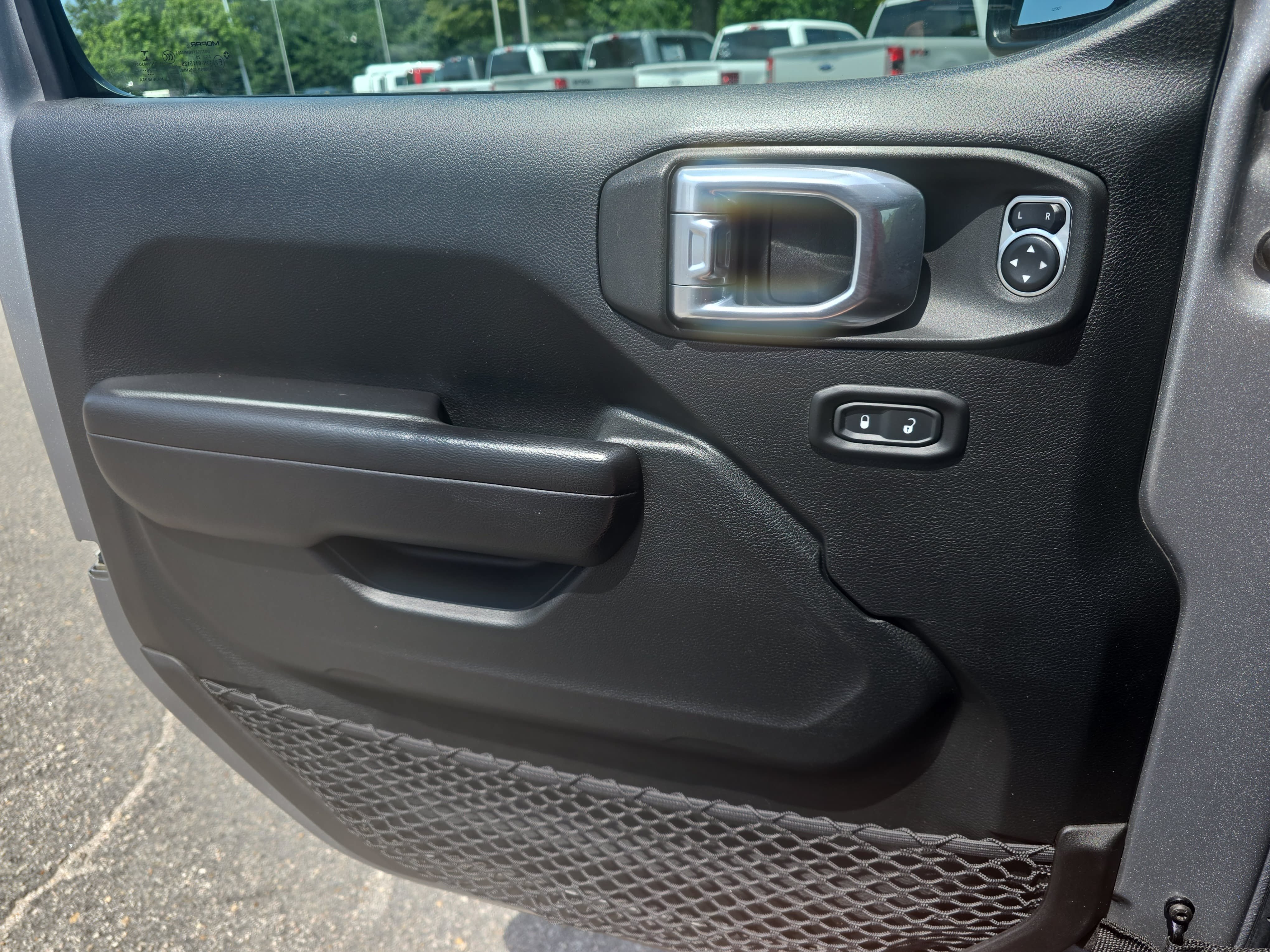 Used 2021 Jeep Wrangler Unlimited Sport AWD/4WD image 25