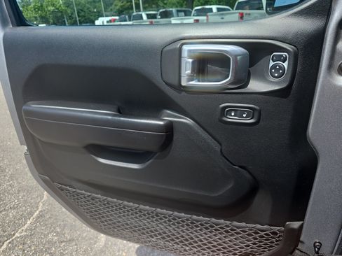 Used 2021 Jeep Wrangler Unlimited Sport AWD/4WD image 25