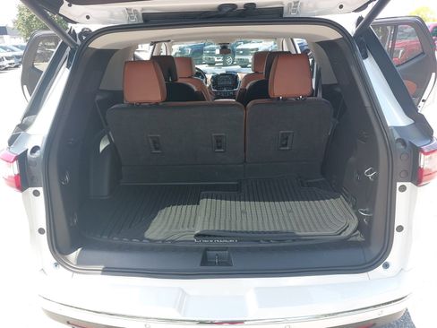 Used 2018 Chevrolet Traverse High Country AWD/4WD image 14