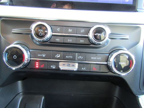 Certified 2022 Ford F150 XLT w/ Equipment Group 302A High image 33