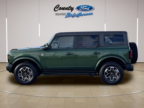 Used 2024 Ford Bronco Outer Banks image 3