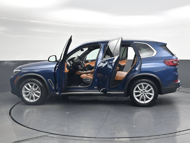 Used 2021 BMW X5 xDrive40i w/ Convenience Package AWD/4WD image 38