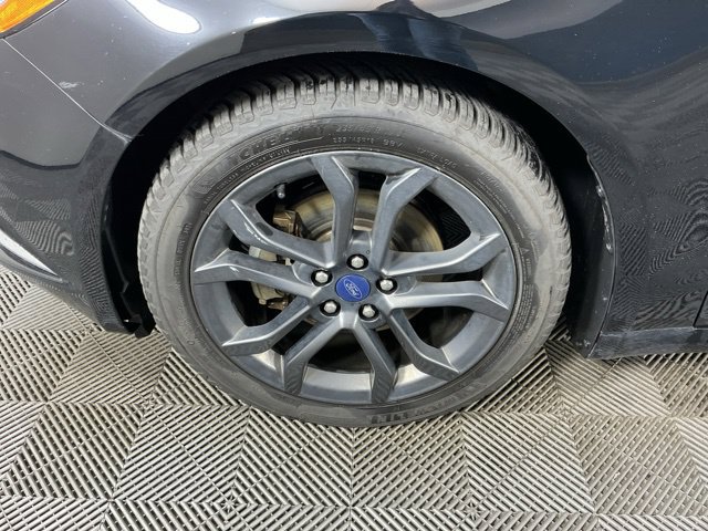 Used 2018 Ford Fusion SE w/ Equipment Group 601A FWD image 9