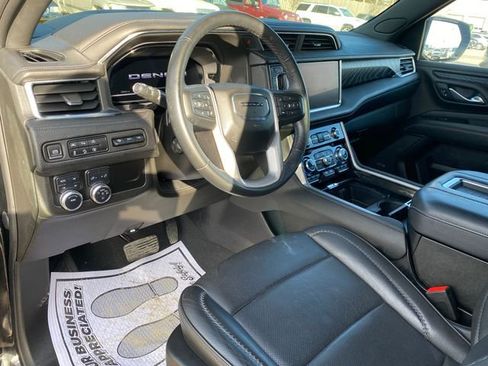 Used 2023 GMC Yukon Denali image 3