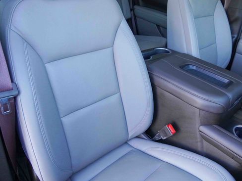 Used 2024 Chevrolet Tahoe Z71 w/ Luxury Package image 13