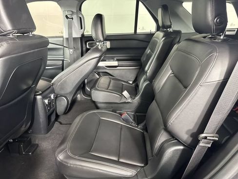 Used 2020 Ford Explorer XLT w/ Equipment Group 202A AWD/4WD image 23