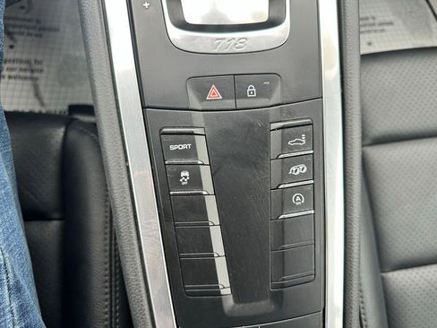 Used 2019 Porsche 718 Cayman image 25